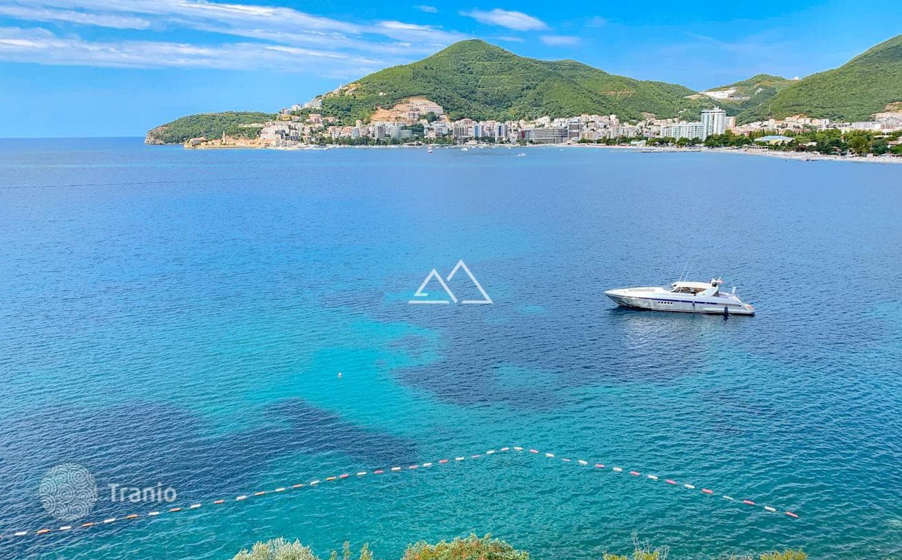 4-Bedroom Luxury Apartment with Sea View in Dukley Gardens, Budva