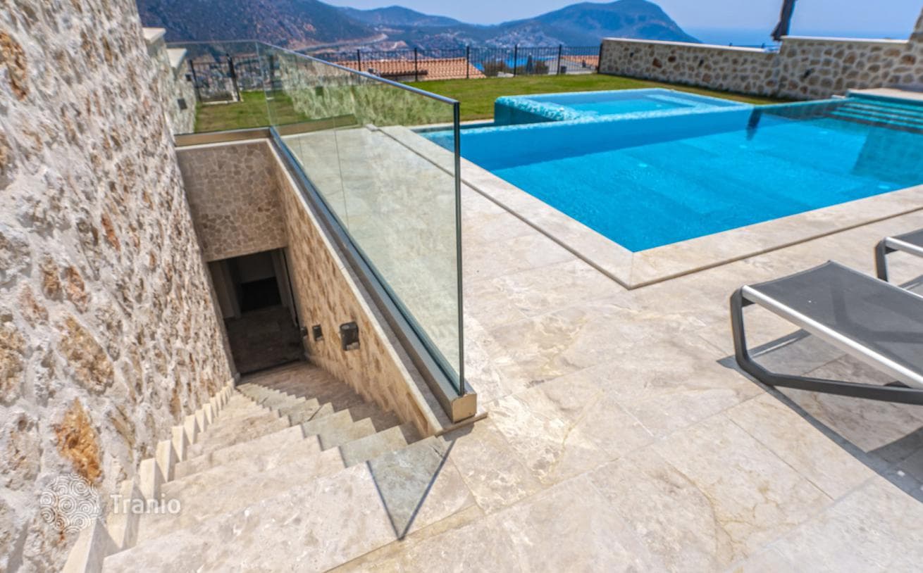5-Bedroom Villa with Sea View and Private Pool in Kalkan, photo 2