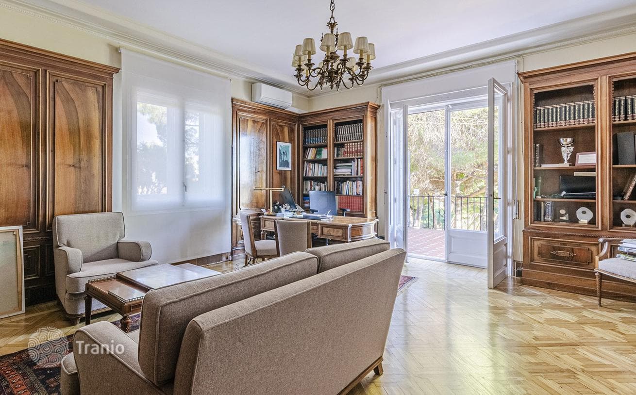 7-Bedroom Townhouse with Garden in Pedralbes, Barcelona, photo 5