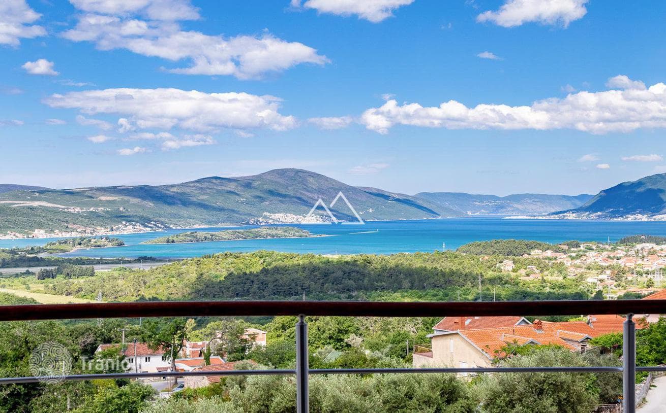 2-Bedroom Apartment with Sea View in Tivat, photo 5
