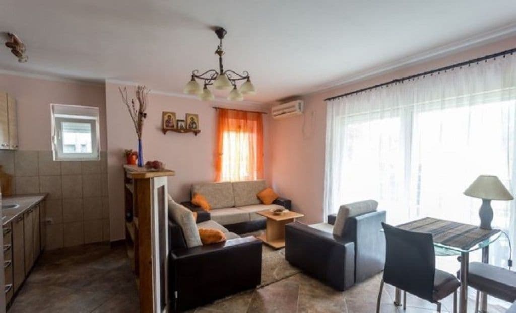 Квартира в Херцег-Нови, Черногория, 50 м²