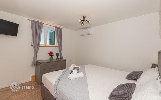 3-Bedroom Villa in Omis, Dalmatia, photo 3