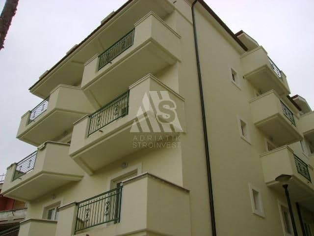 Квартира в Херцег-Нови, Черногория, 79 м², фото 2