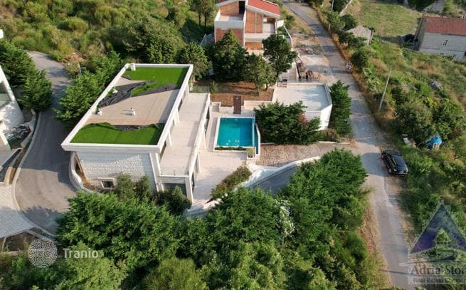 2-Bedroom Villa with Private Pool in Bijela, Montenegro, photo 5