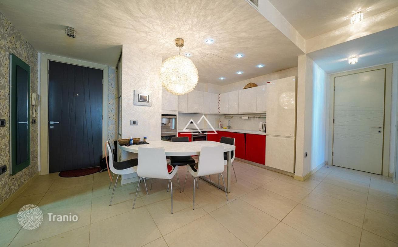 2-Bedroom Apartment 100 m from the Beach in Budva, photo 4