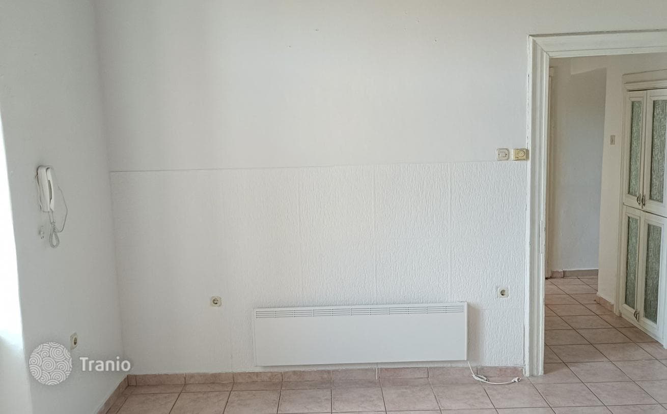 House with Office Space and Garage, photo 2