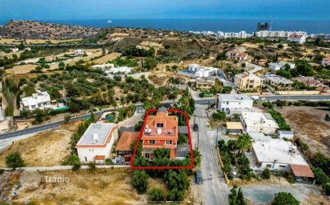 3-Bedroom Villa with 7,256 m² Plot in Agios Tichon, Limassol, photo 2