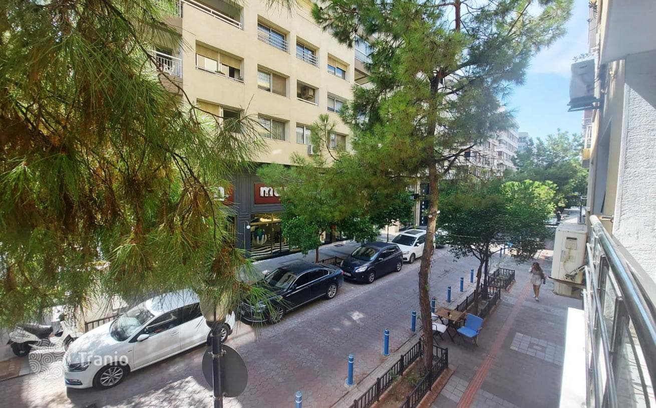 3-Bedroom (3+1) Corner Apartment with Balcony on the Ground Floor, Alsancak, Izmir, photo 5