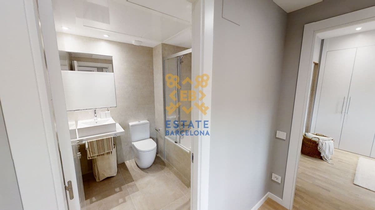 Квартира в Барселоне, Испания, 70 м², фото 2