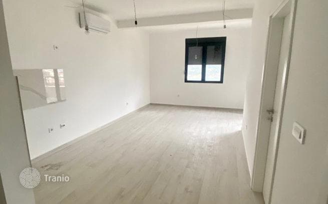 1-Bedroom Apartment with Terrace 400 m from the Sea in Dobrota, Kotor