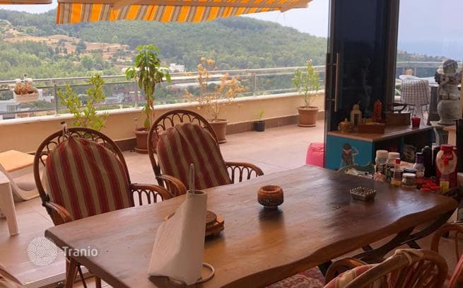 2-Bedroom Apartment with Balconies Beachfront in Kargicak, Alanya, photo 3