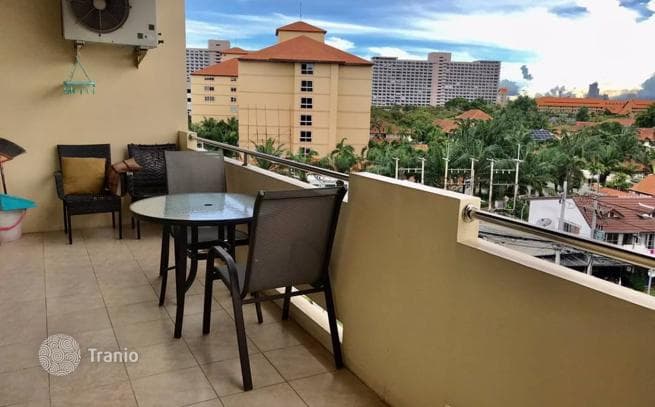 1-Bedroom Condo with Pool in Jomtien, Pattaya
