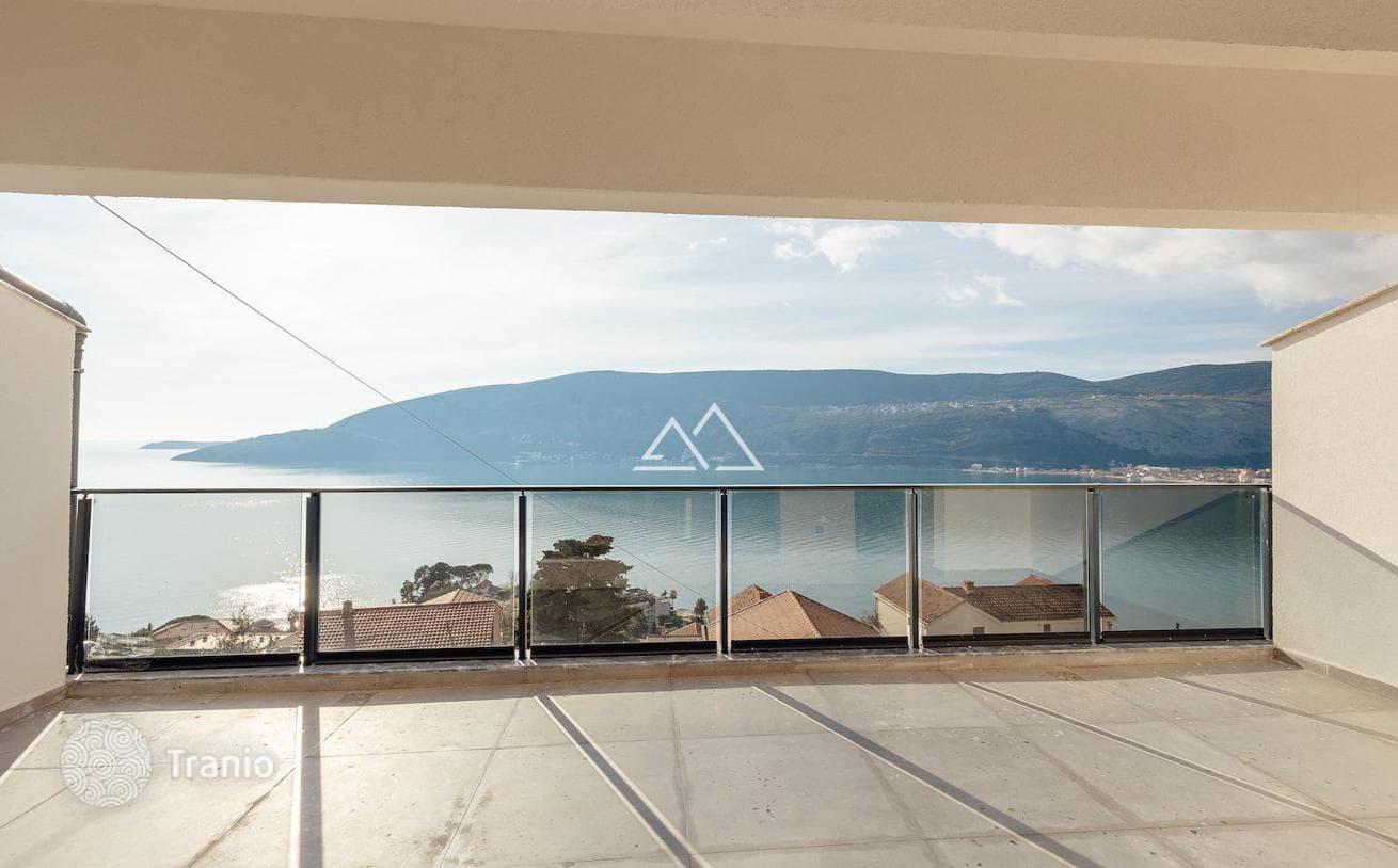 3-Bedroom Apartment with Sea View in Herceg Novi