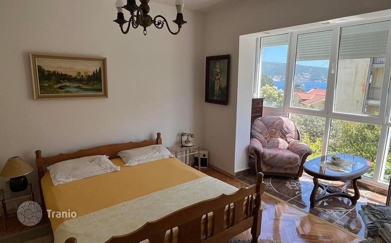 1-Bedroom Apartment 100 m from the Sea in Savina, Herceg Novi, photo 3