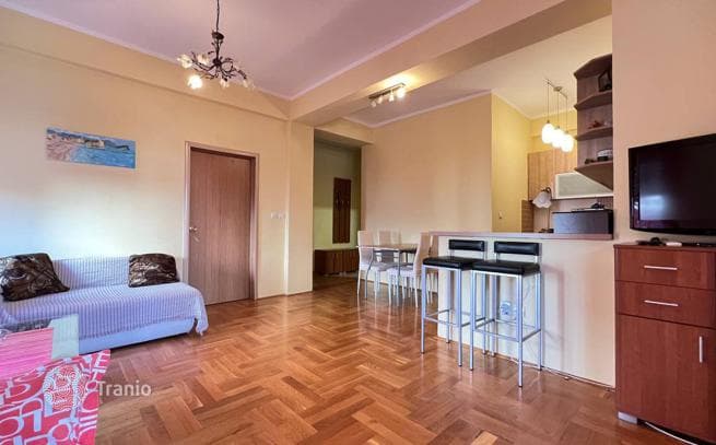 2-Bedroom Apartment with Terrace in Budva