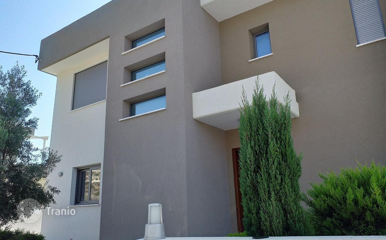 2–4-Bedroom Villas with Sea Views in Agios Tychon, Limassol