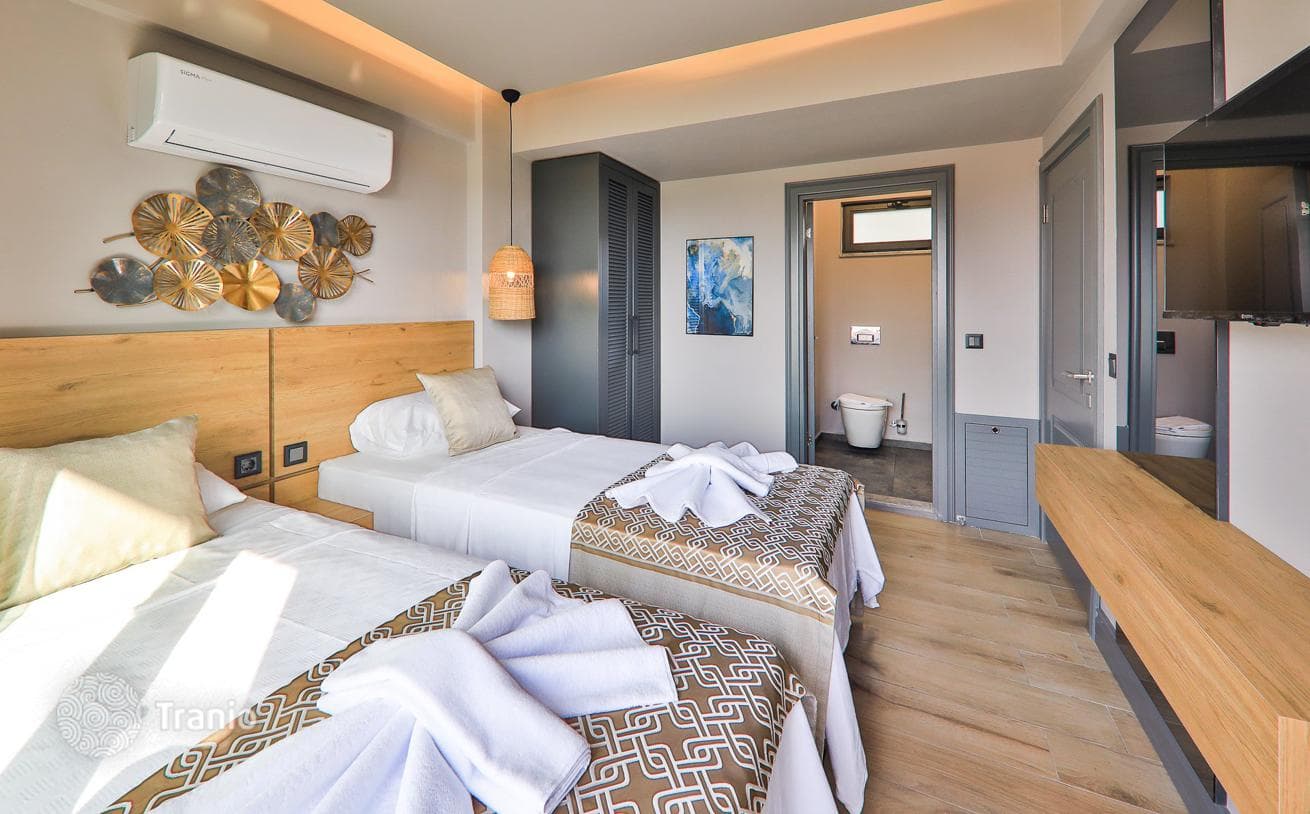 3-Bedroom Villa with Private Pools and Garden in Turkey, photo 5