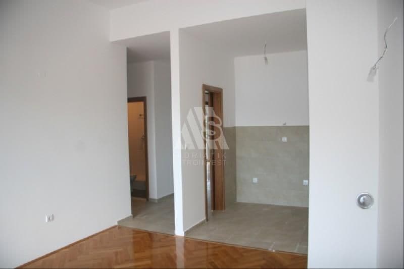 Квартира в Херцег-Нови, Черногория, 75 м², фото 2