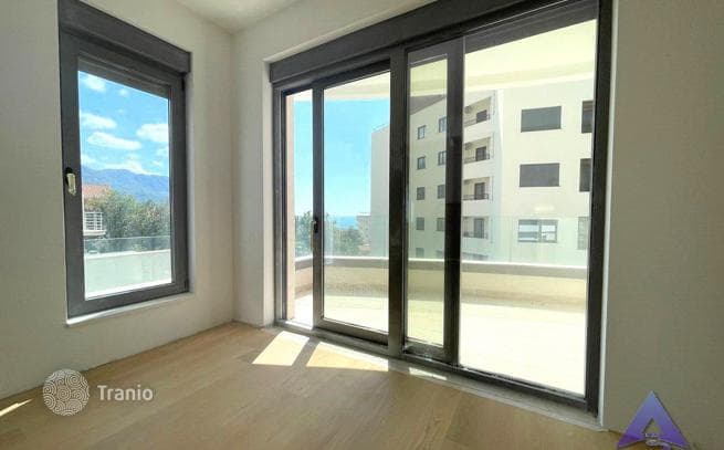 1-Bedroom Apartment with Sea View in Becici, Budva, photo 2