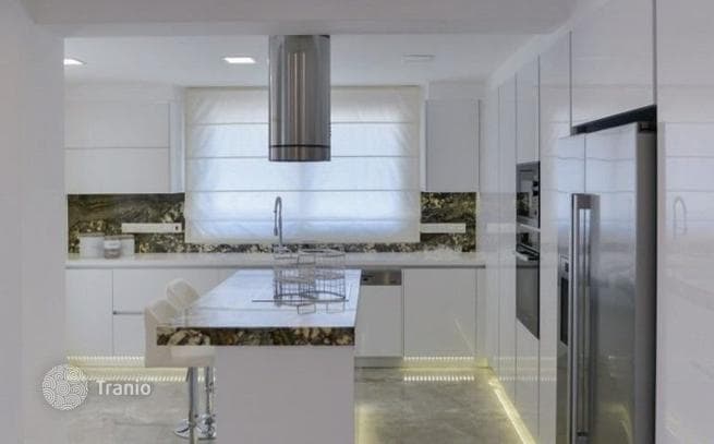 5-Bedroom Villa with 4,200 m² Plot in Agios Tichon, photo 5