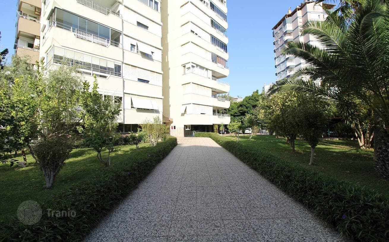 3-Bedroom Apartment with Shared Pool in Muratpasa, Antalya, photo 4