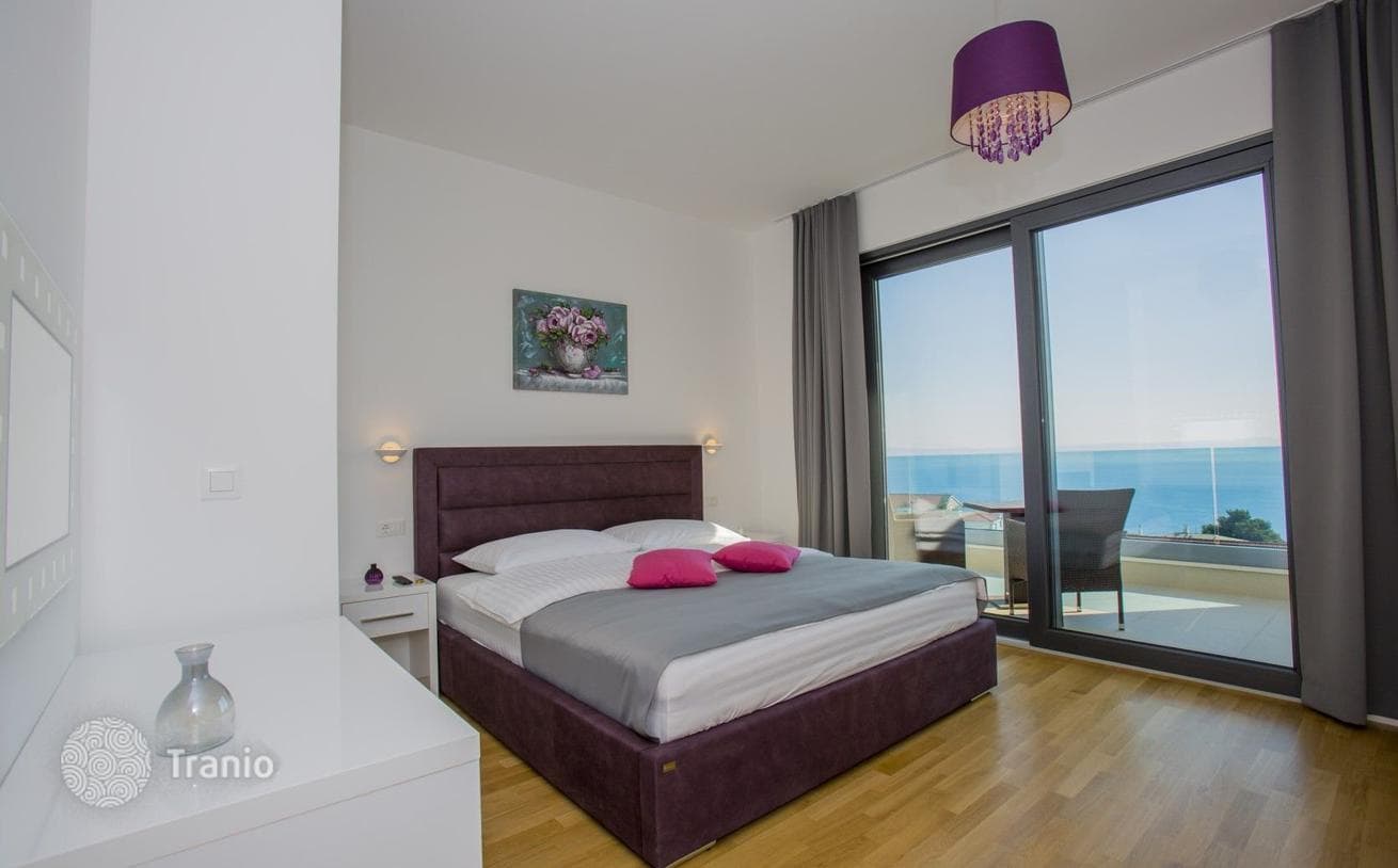 Luxury 5-Bedroom Villa with Private Pool and Garage in Makarska, photo 5