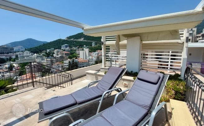 Luxury Penthouse with Roof Terrace and Sea Views in Becici, Budva, photo 2
