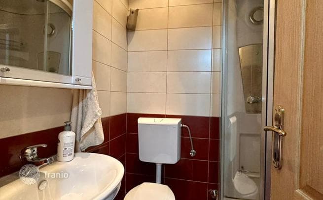 3-Bedroom Apartment with Private Courtyard in Petrovac, Budva, photo 4