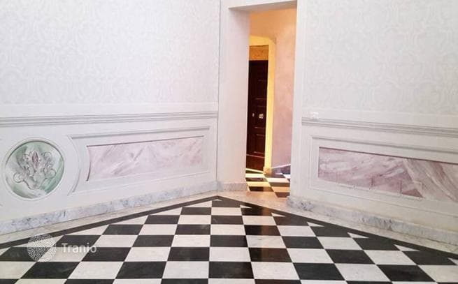 2-Bedroom Apartment in Florence, Italy, photo 5