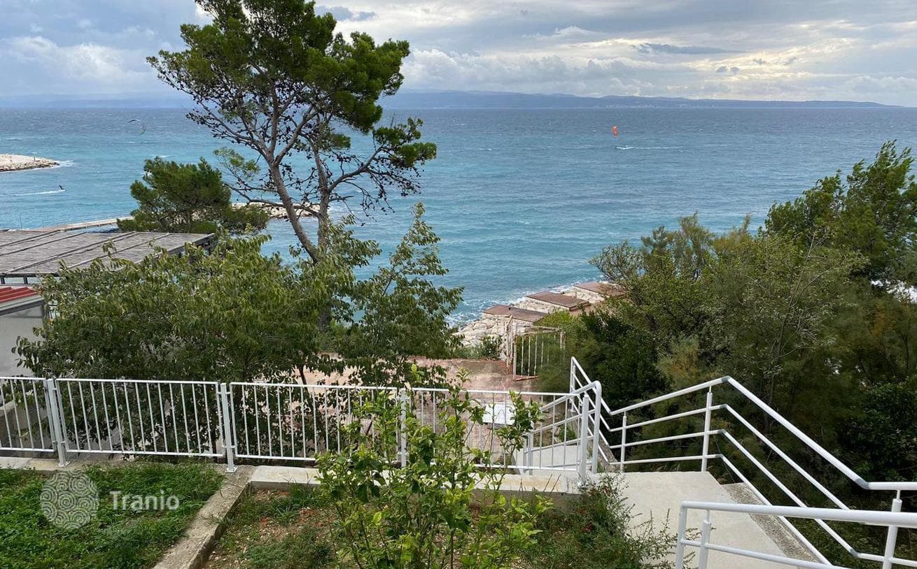 Villa 685 m² in Split, Croatia, photo 2
