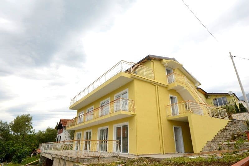Квартира в Херцег-Нови, Черногория, 60 м², фото 2