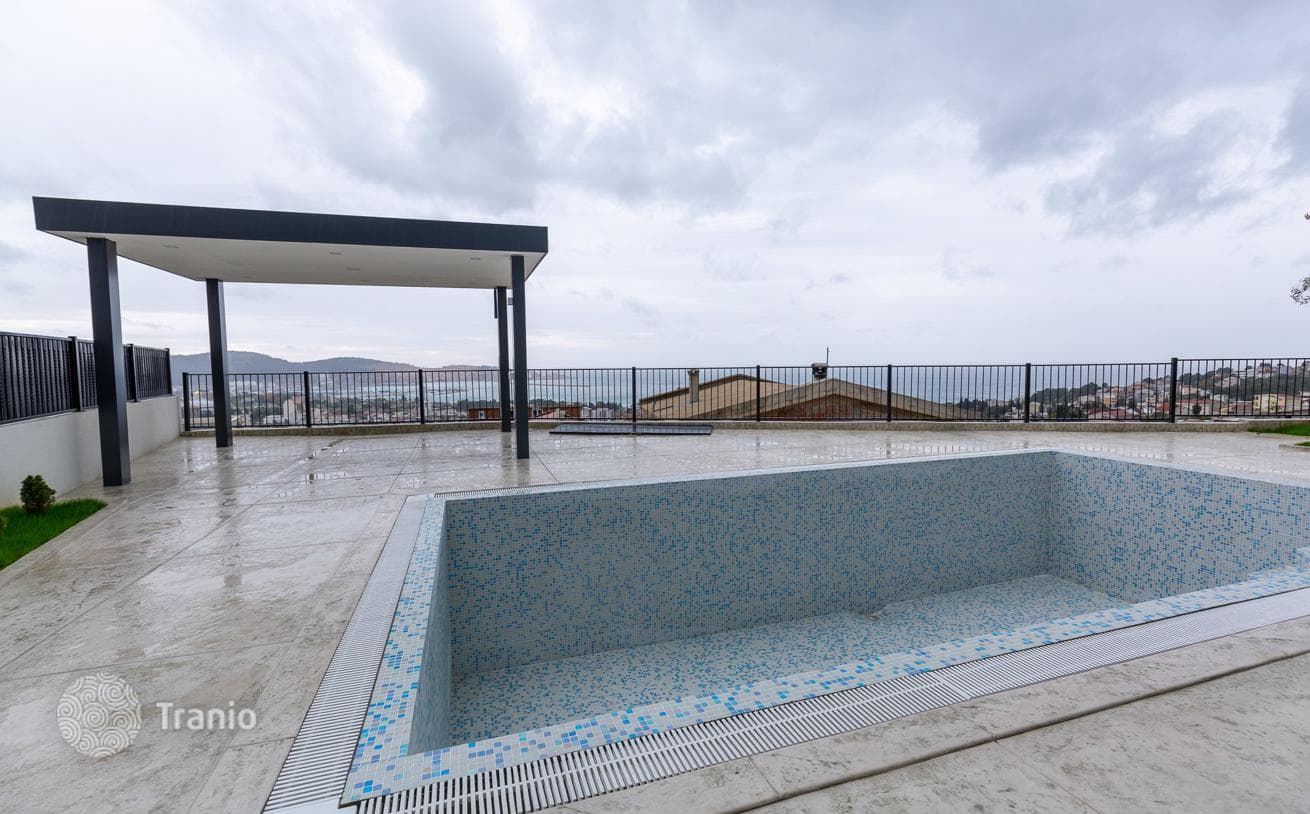 3-Bedroom House with Private Pool and Sea View in Bar, Montenegro, photo 2