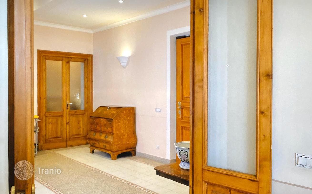 4-Bedroom Apartment in Sanremo City Center, photo 3