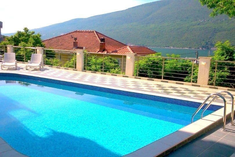 Квартира в Херцег-Нови, Черногория, 75 м², фото 2