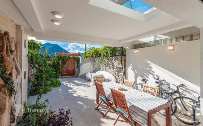 Renovated Beachfront House in Dobrota, Kotor, photo 2