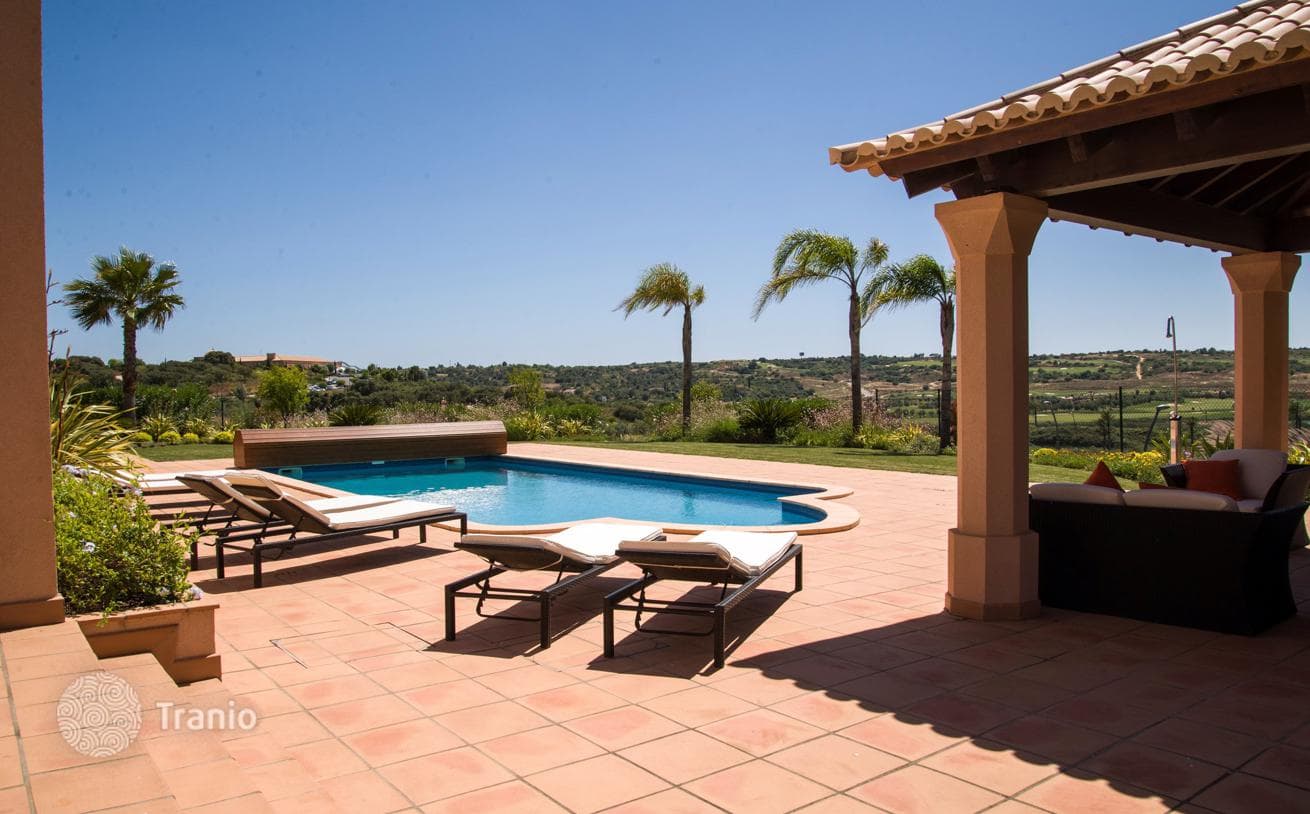 3-Bedroom Villa in Alcantarilha, Portugal
