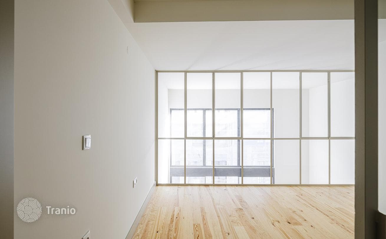 Renovated 1-Bedroom Apartment in Porto, Portugal, photo 4