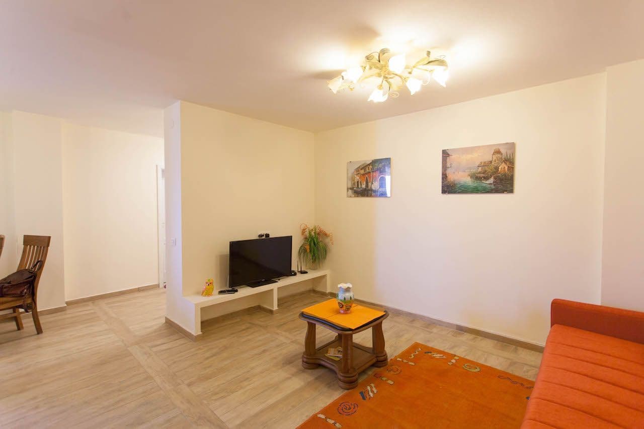 1-Bedroom Apartment in Budva, photo 3