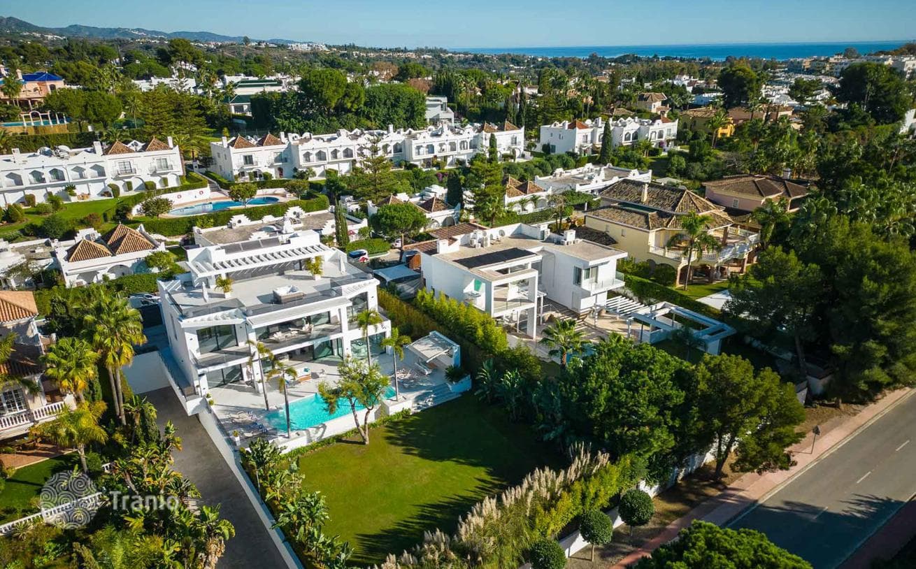 5-комнатная вилла 888 м² в Нуэва Андалусии, Испания, фото 3