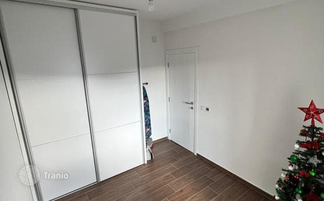 2-Bedroom Furnished Apartment with Balcony in Dobrota, photo 4