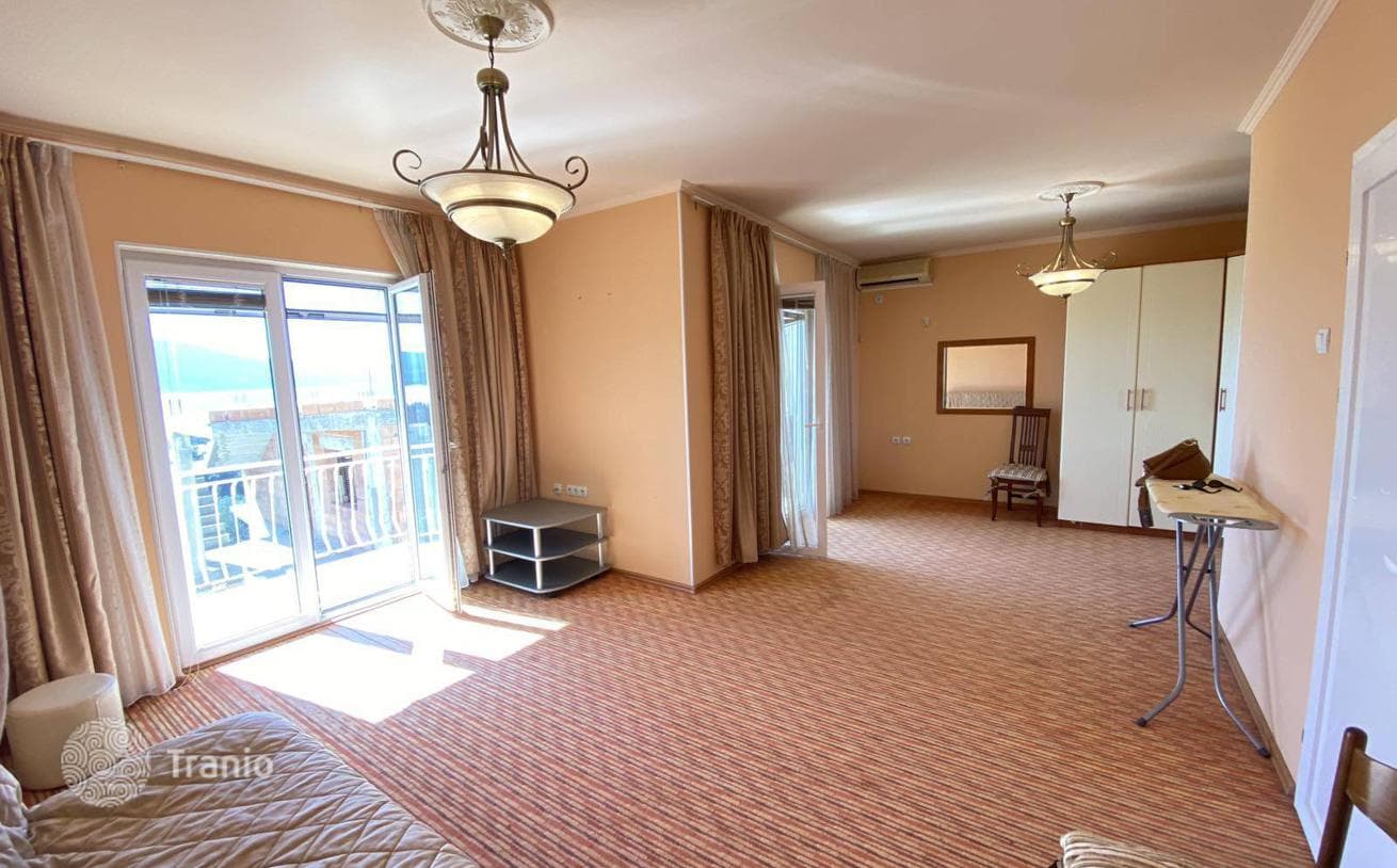 3-Bedroom Furnished House with Parking 700 m from the Sea in Tivat, photo 2