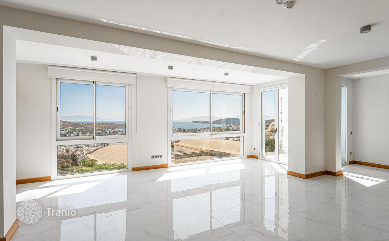3-Bedroom Villa with Private Pool and Sea View in Konacik, Mugla