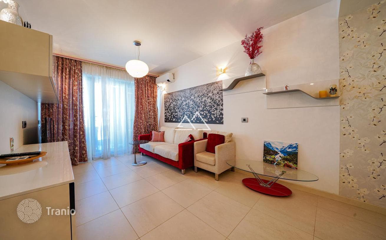 2-Bedroom Apartment 100 m from the Beach in Budva, photo 3