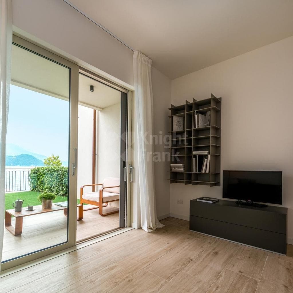 Квартира в Комо, Италия, 96 м²