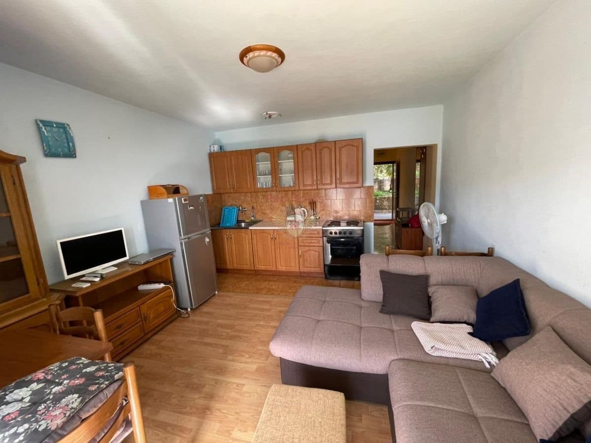 Квартира в Херцег-Нови, Черногория, 50 м², фото 2