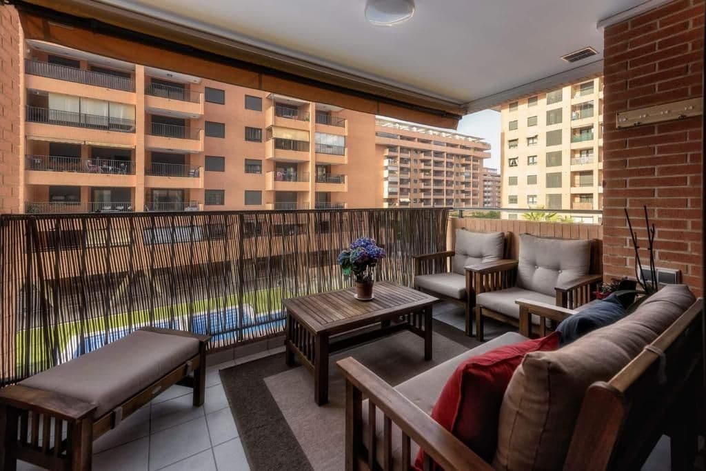 Апартаменты в Валенсии, Испания, 80 м²