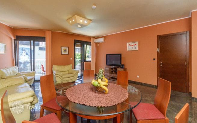 2-Bedroom Apartment with Sea View in Dobrota, Kotor, photo 3