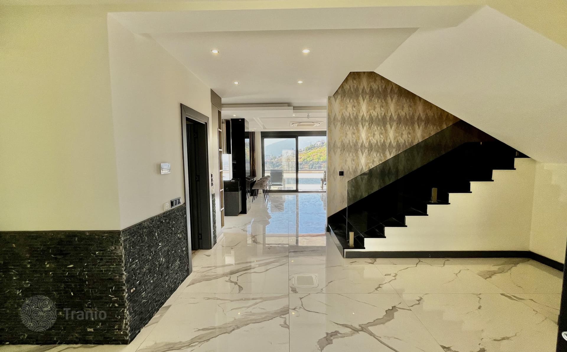 4-Bedroom Detached Villa with Designer Finishes in Kargicak, photo 4