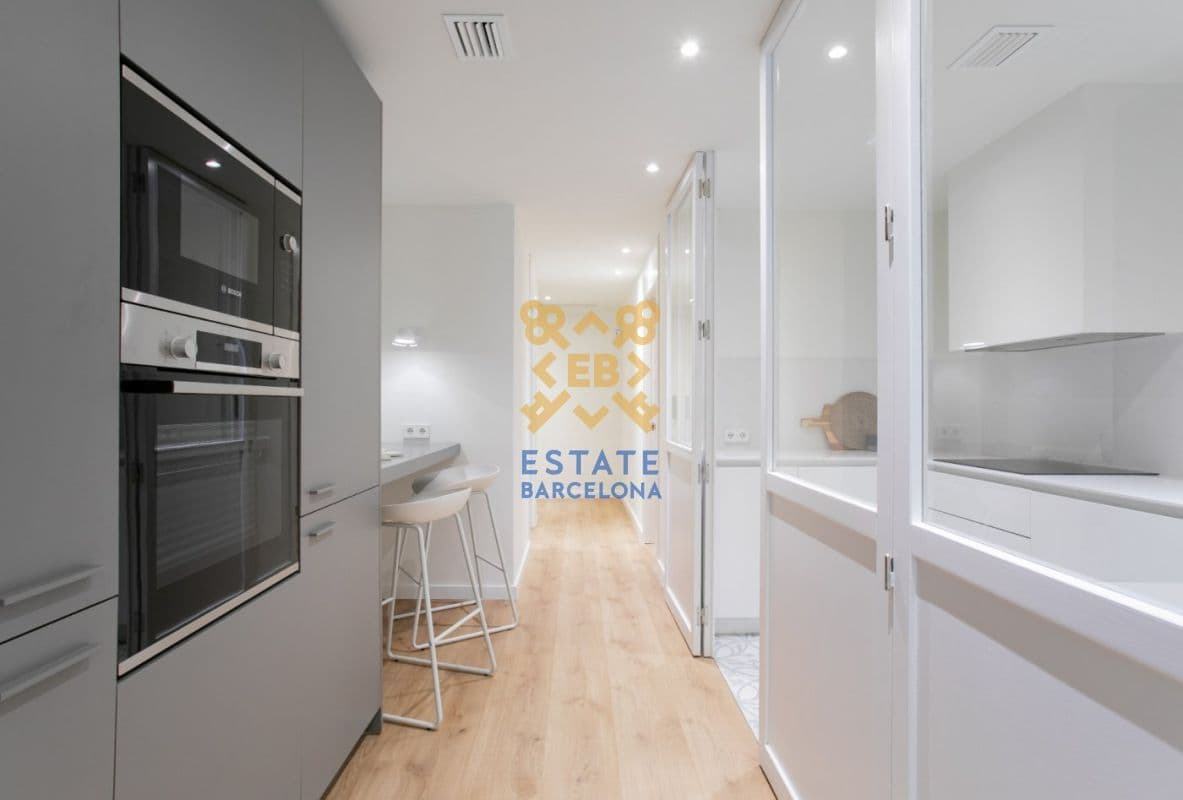 2-Bedroom Apartment in Eixample, Barcelona, photo 4