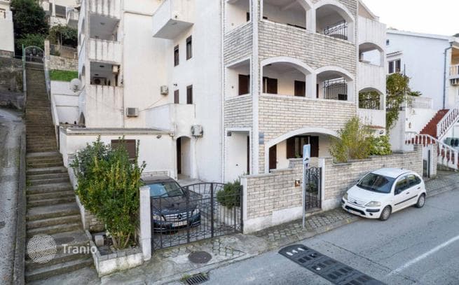 2-Bedroom Apartment with Terrace in Budva, photo 2